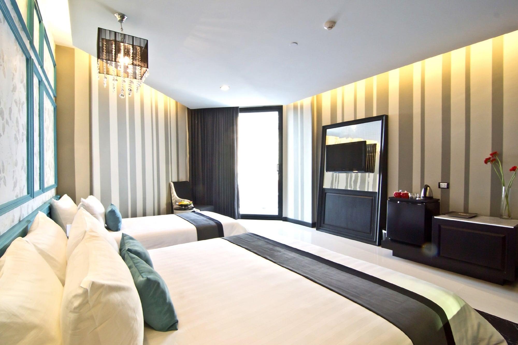 Tsix5 Quarter Hotel Pattaya Buitenkant foto