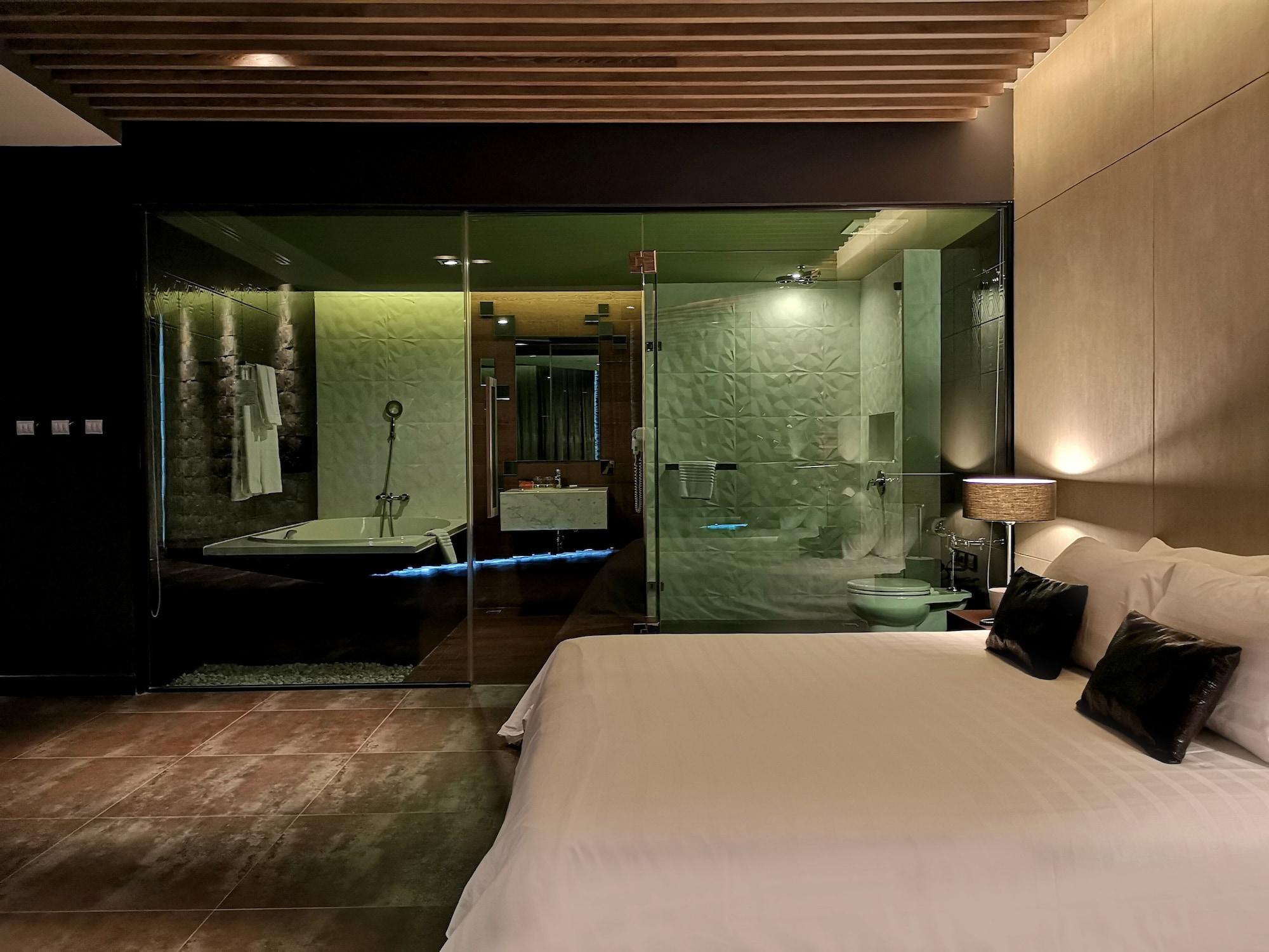Tsix5 Quarter Hotel Pattaya Buitenkant foto