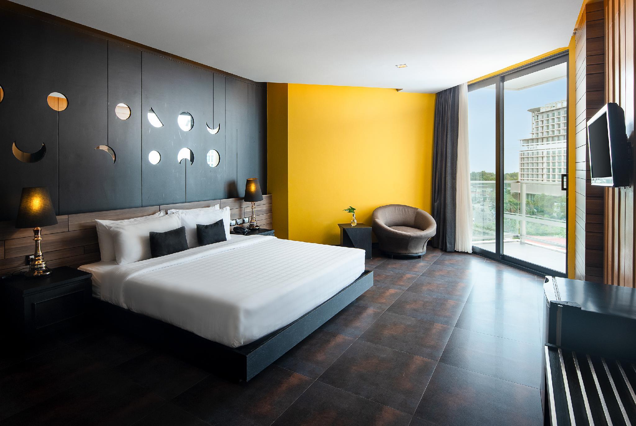 Tsix5 Quarter Hotel Pattaya Buitenkant foto