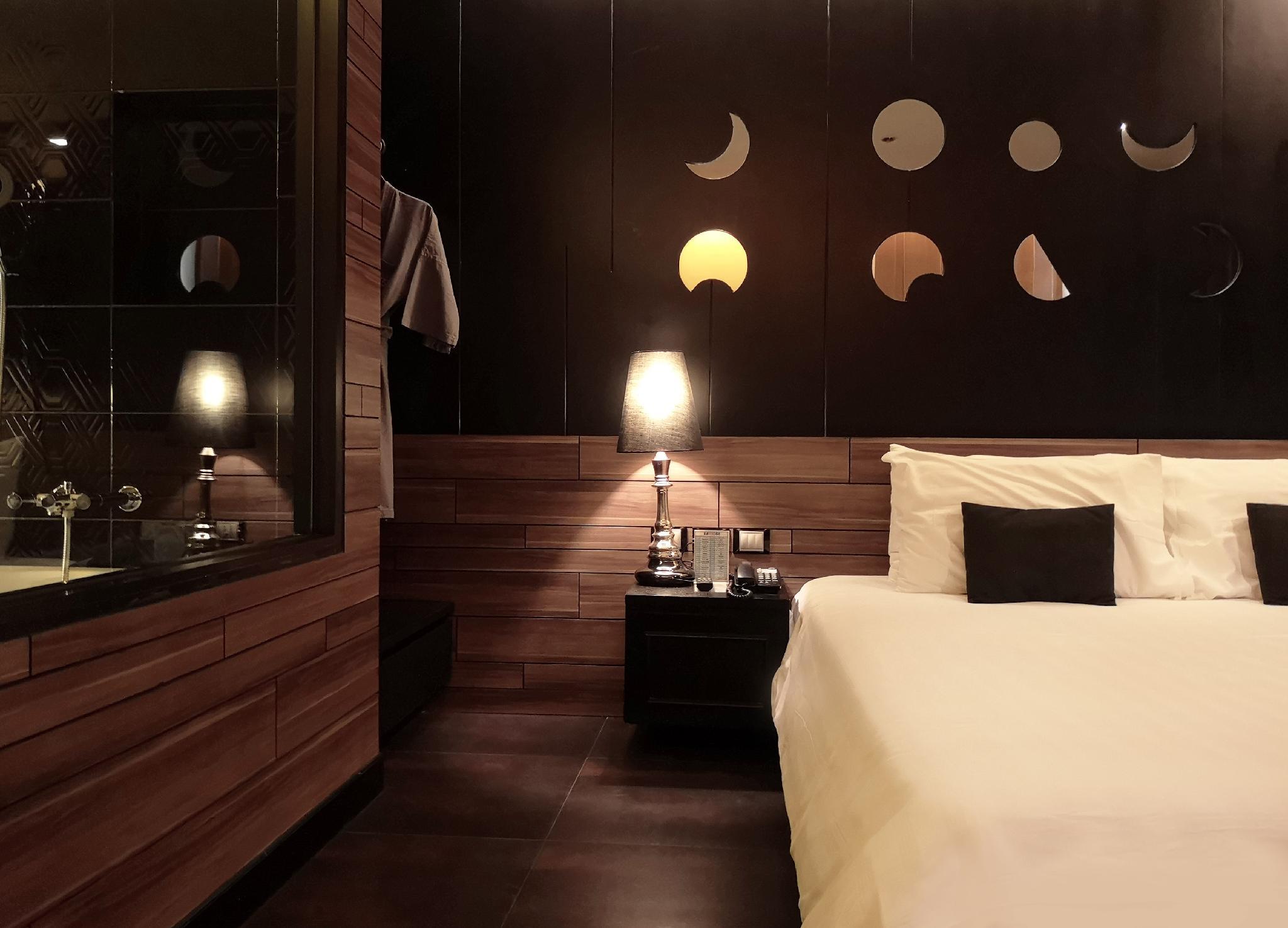 Tsix5 Quarter Hotel Pattaya Buitenkant foto