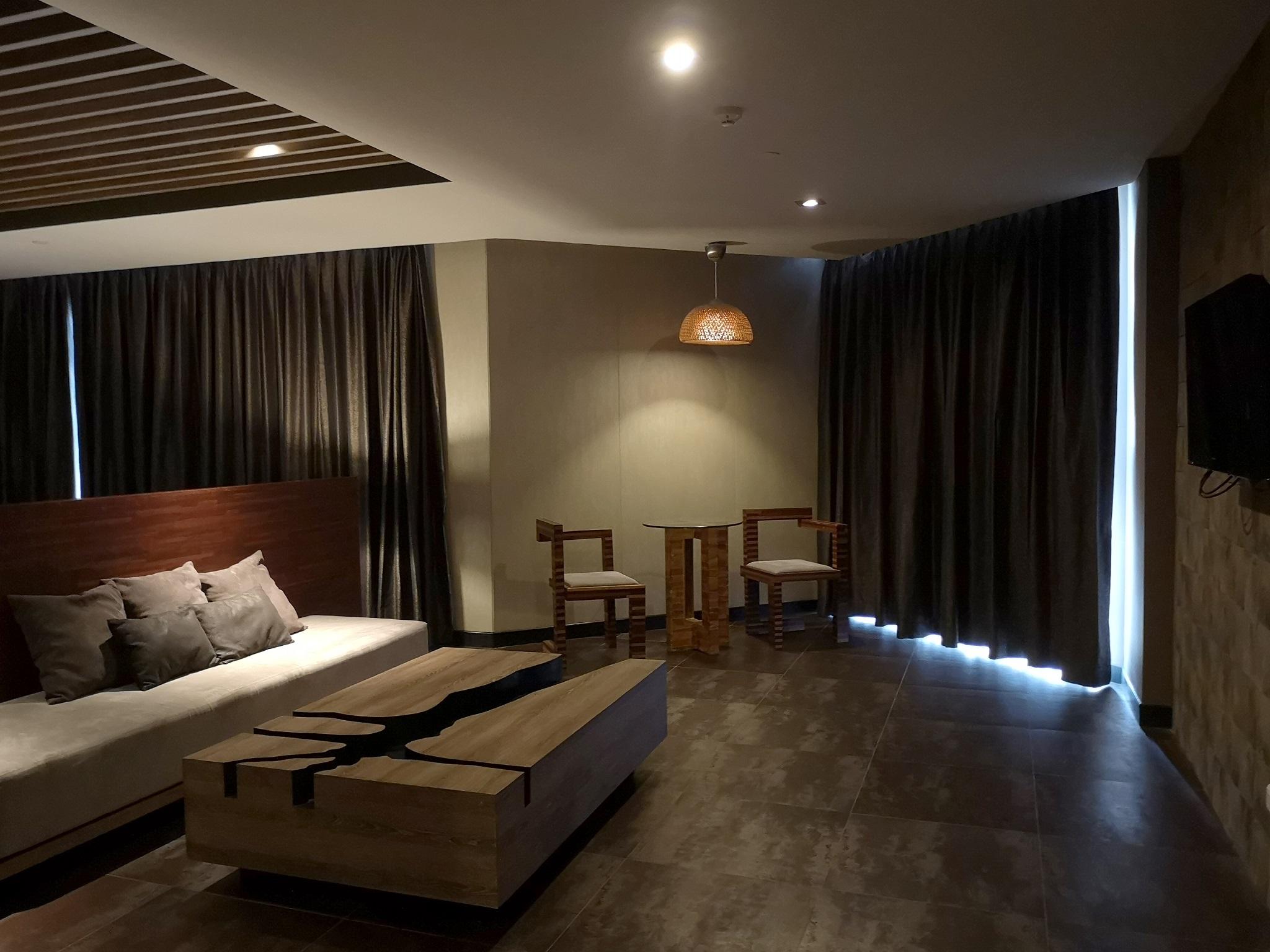 Tsix5 Quarter Hotel Pattaya Buitenkant foto