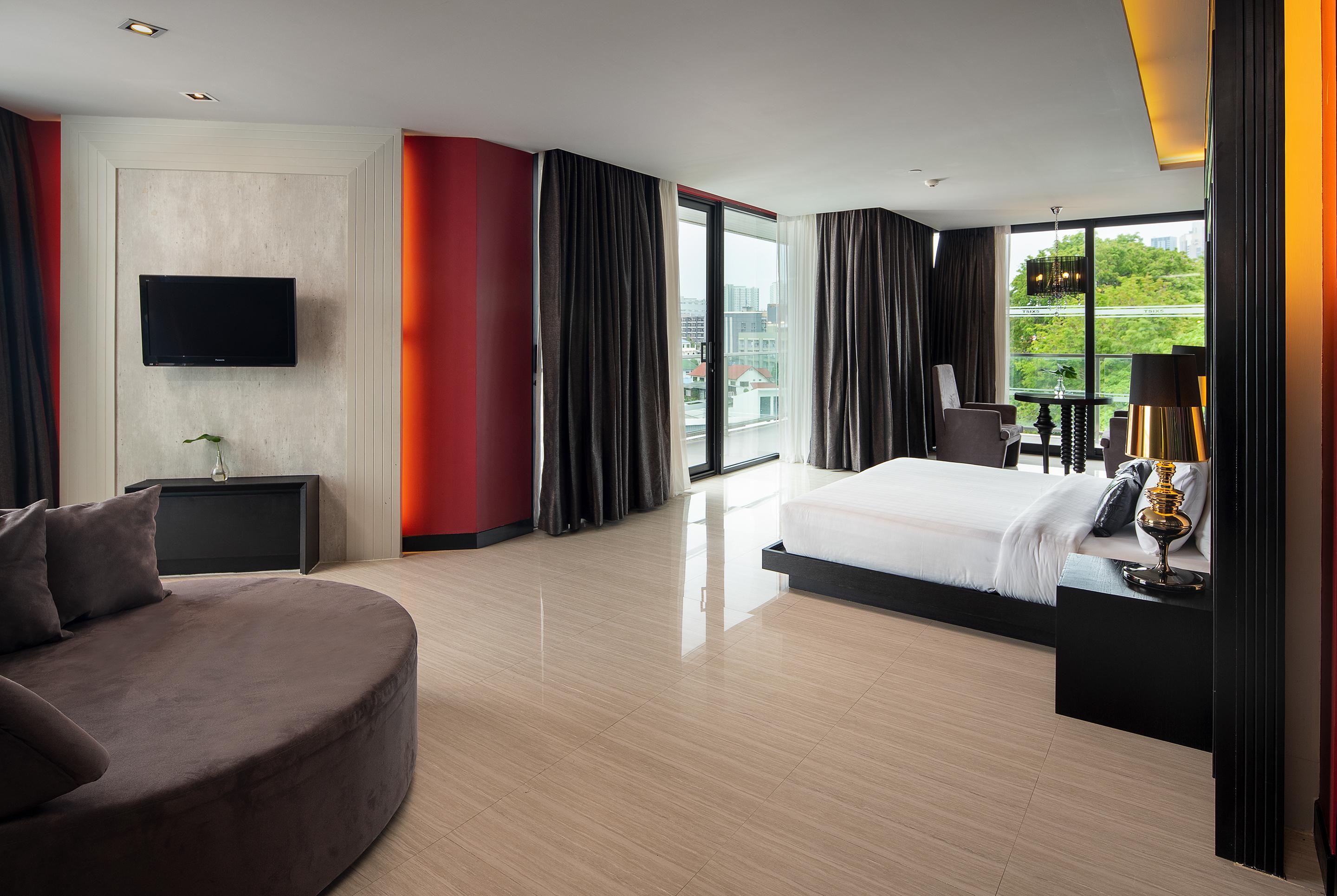 Tsix5 Quarter Hotel Pattaya Buitenkant foto