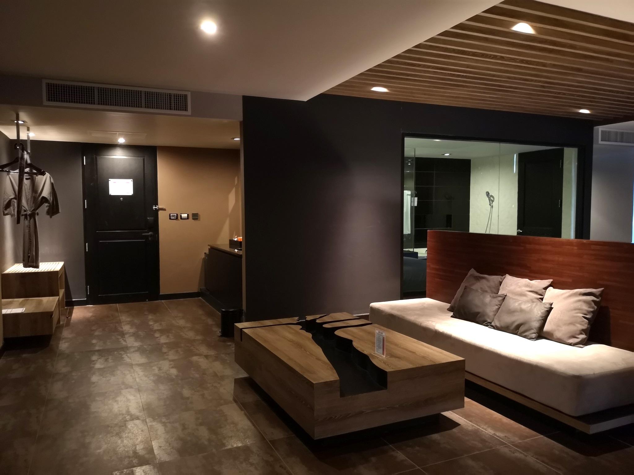 Tsix5 Quarter Hotel Pattaya Buitenkant foto