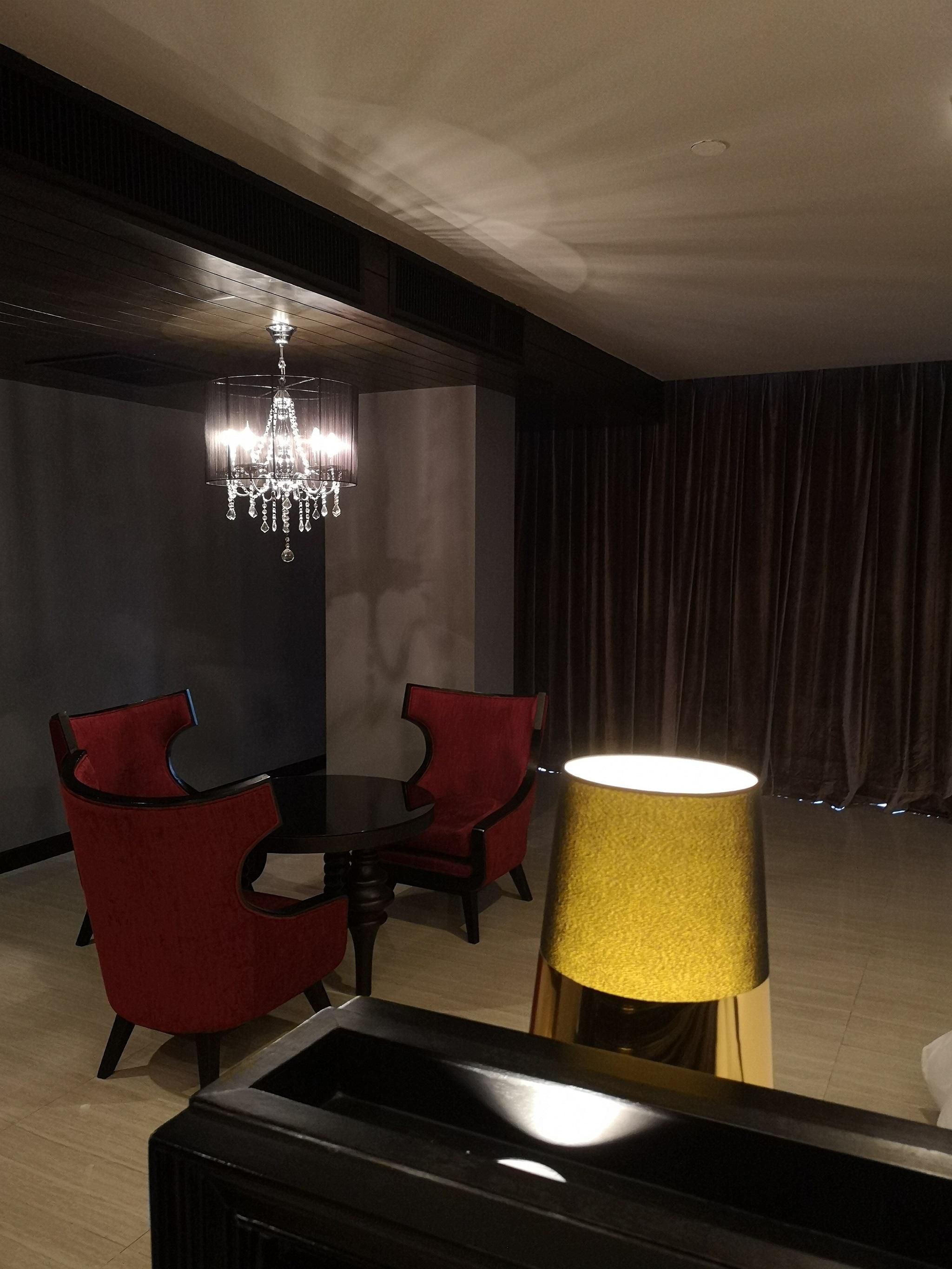 Tsix5 Quarter Hotel Pattaya Buitenkant foto