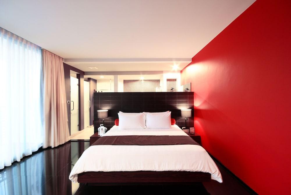 Tsix5 Quarter Hotel Pattaya Buitenkant foto